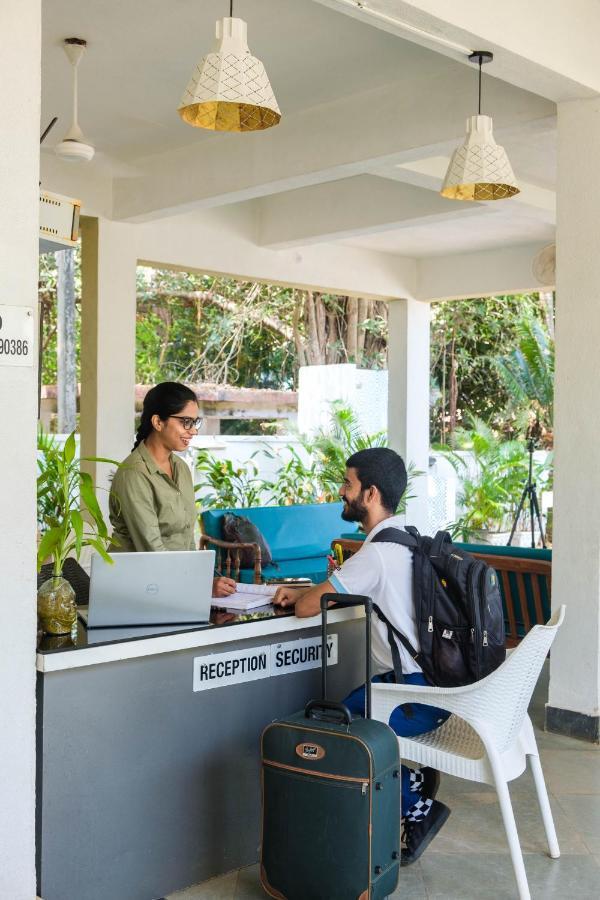 Aparthotel Casa Legend Economy, Calangute Goa à Candolim Extérieur photo