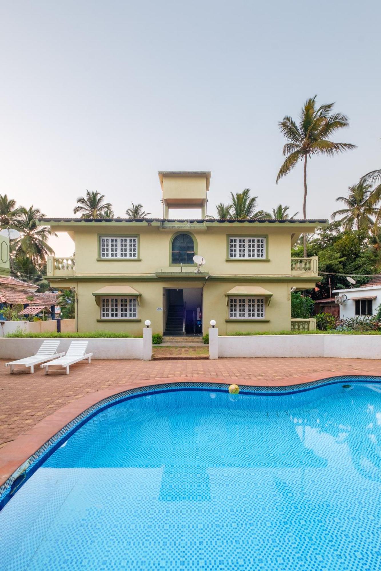 Aparthotel Casa Legend Economy, Calangute Goa à Candolim Extérieur photo